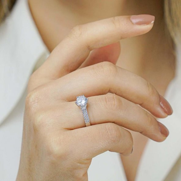 Pırlanta Tasarımlı Zirkon Taşlı 925 Ayar Gümüş TektaşYüzük ürün görseli 1