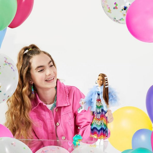 Barbie Extra Sarı Ceketli Bebek GYJ78 - 2