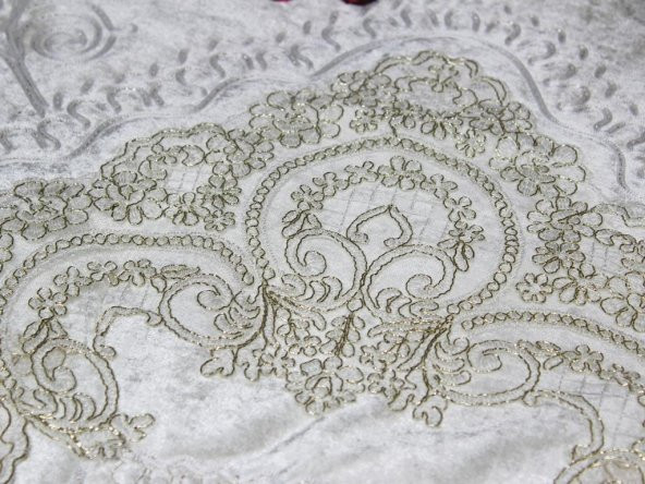 Çeyiz Diyarı Fransız Güpürlü Lisa Kadife Seccade Krem Gold - Resim 6