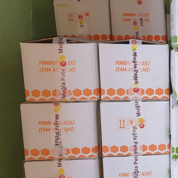 Muğla Petek Fondan Şeker Arı Keki (20 Kg)