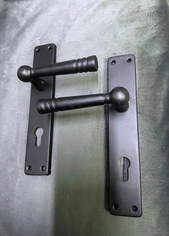 Piramit Mat Siyah Aynalı Çelik Kapı Kolu Daire Giriş Kapı Kolu 1 Takım Sağ Ve Sol - Resim 2