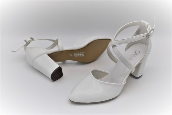 ÖNÜ KAPALI YANLARI AÇIK ÇAPRAZ BANT KADIN TOPUKLUAYAKKABI - 3