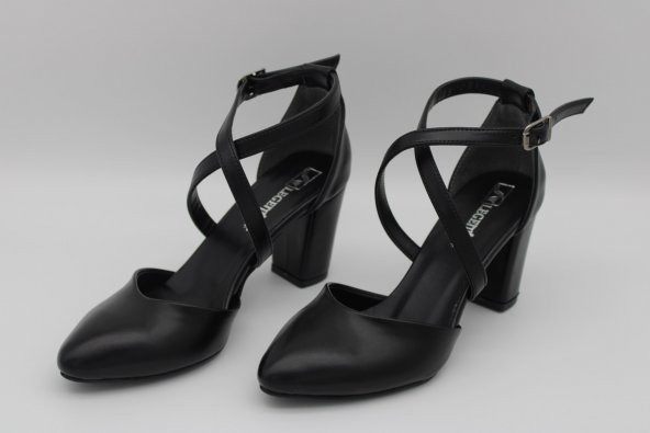 ÖNÜ KAPALI YANLARI AÇIK ÇAPRAZ BANT KADIN TOPUKLUAYAKKABI - 8