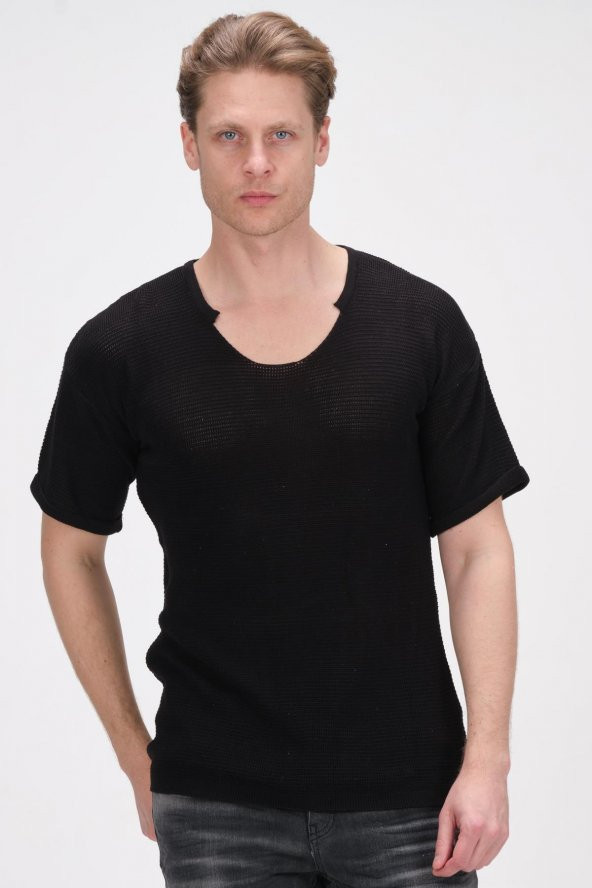 Erkek Oversize Yakası Açık İnce Kısa Kollu Pamuklu Triko Örme T-Shirt