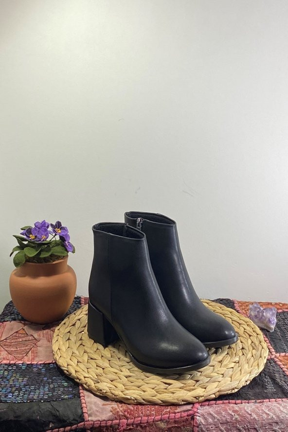 Siyah Kadın Topuklu Bot - 5