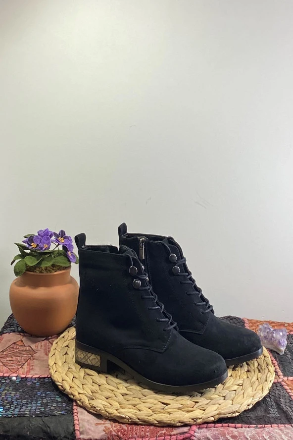 Siyah Süet Topuklu Bot