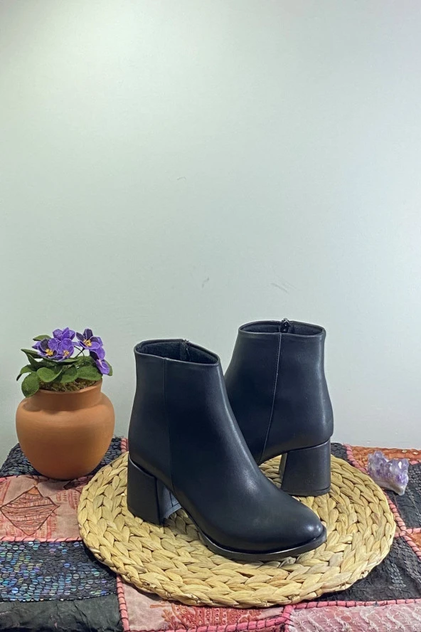 Siyah Kadın Topuklu Bot - 6