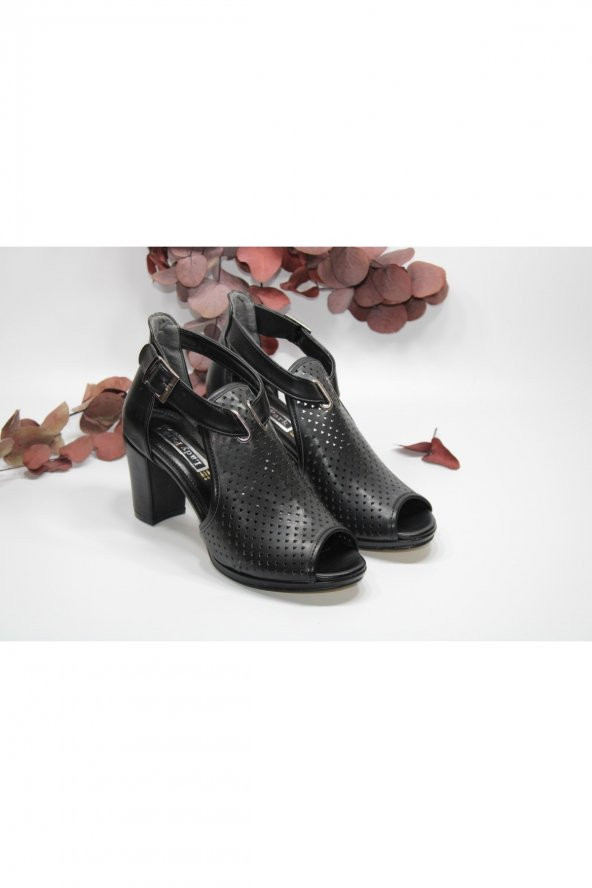 7,5 CM TOPUK BOYU ÖNÜ VE ARKASI AÇIK GÜNLÜK ABİYE TOPUKLU SANDALET - 4