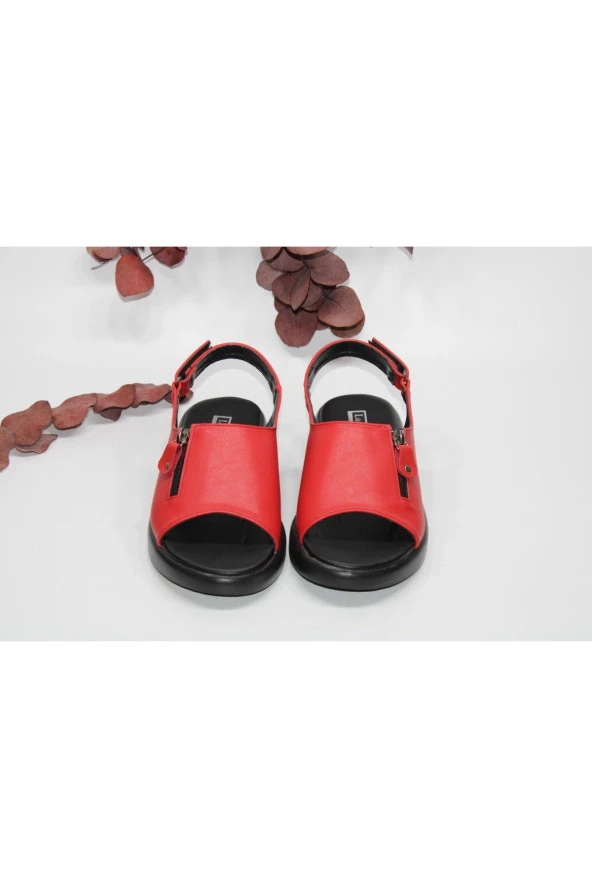 ÖNÜ VE ARKASI AÇIK TEK BANT FERMUAR SÜS DETAY ORTOPEDİK GÜNLÜK SANDALET - 4