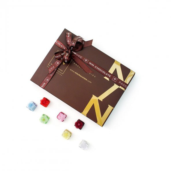 Nin Askılı Çiçek Dekorlu Fındık Giandujalı Bütün Fındıklı Sütlü Spesiyal Çikolata 525g - 3