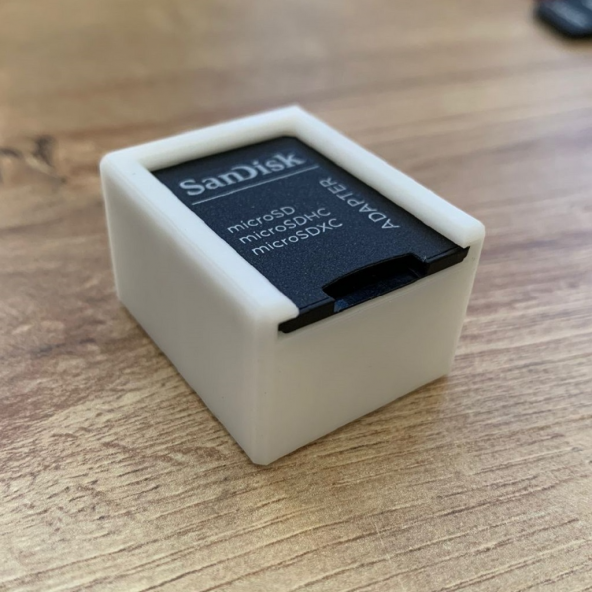 Micro SD Kart Saklama Kutusu 8 Kartlıklı Adaptör Kapaklı Beyaz