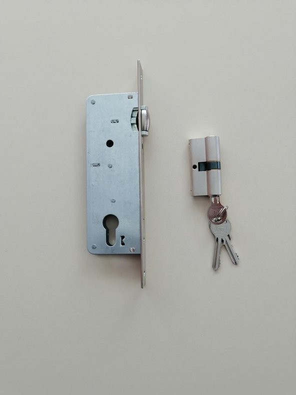 154*35  BARELLİ MAKARALI ÇİFT TURLU KİLİT - 2