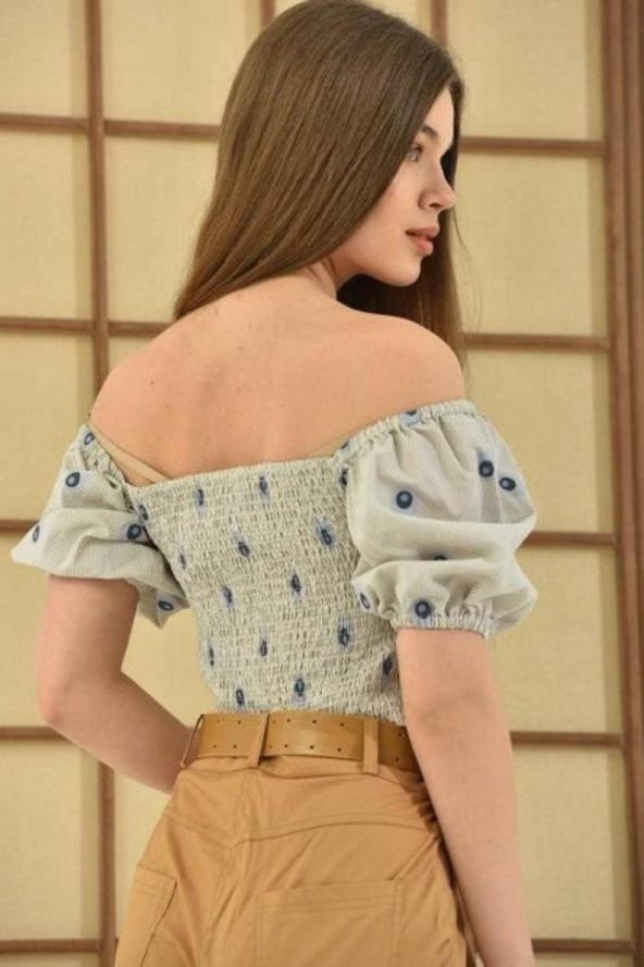 Omzu Açık Puantiyeli Bej Kadın Crop Bluz - 5