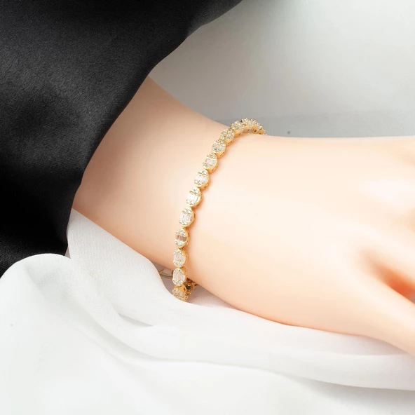 Baget Taşlı 14 Ayar Altın Bileklik - Resim 2