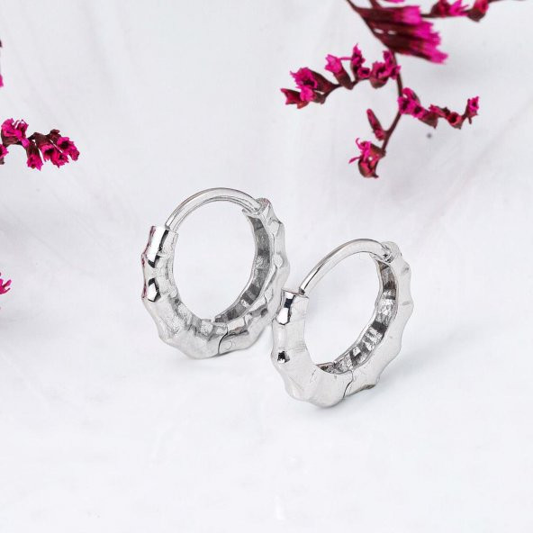 Kemik Beyaz Halka Altın Küpe - Resim 4