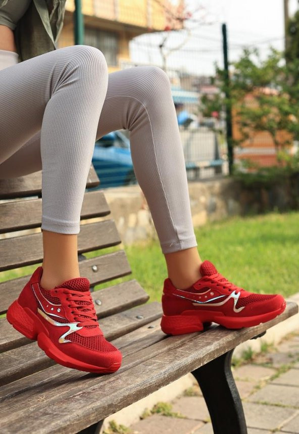 Mali Kırmızı Süet Bağcıklı Şeritli Spor Ayakkabı