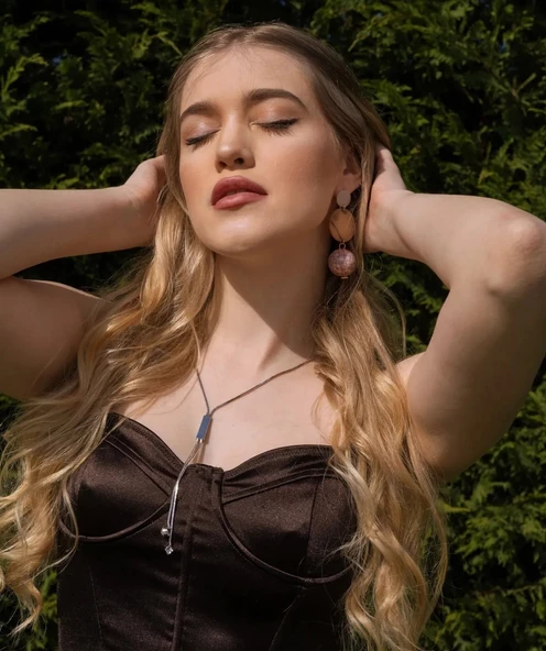 Gri Metal Parlak Taşlı Bayan Kolye - 3