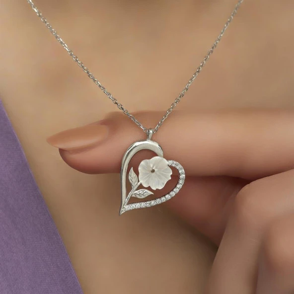 Beyaz Gül Motifli Zirkon Taşlı Gümüş Bayan Kalp Kolye - 9