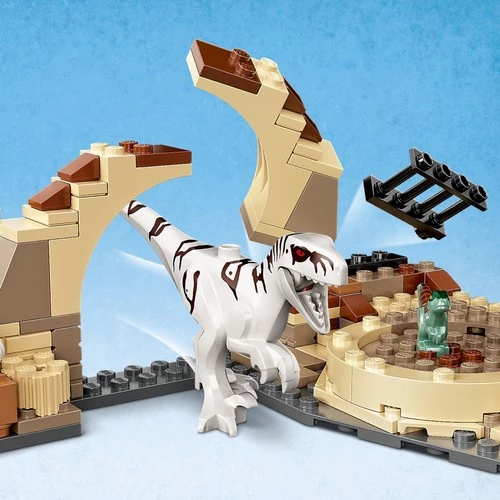 LEGO Jurassic World 76945 Atrociraptor Dinosaur: Bike Chase - 4