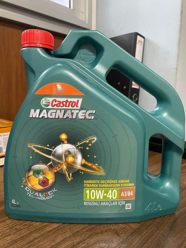 Castrol Magnatec 10w40 A3/B4 4Litre Benzinli Araçlar İçin (Üre. Yılı 2022)