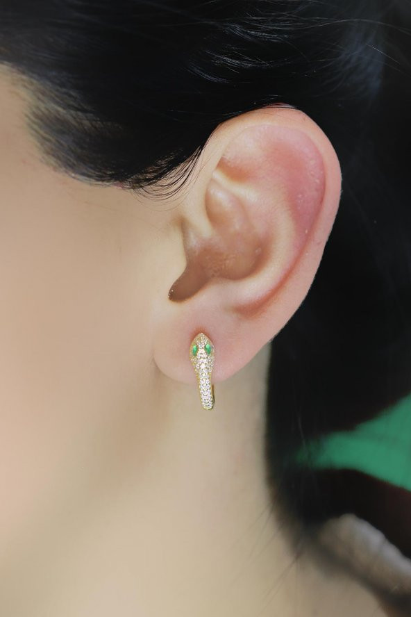 Gümüş altın yaldızlı yeşil  taşlı yılan halka küpe - Resim 2