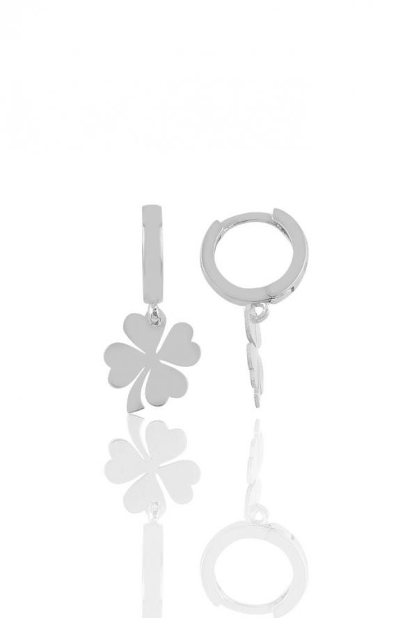 Gümüş rodyumlu yonca küpe ürün görseli