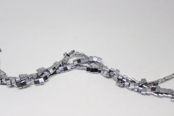 Hematit Taşı Çift Delikli Dizi (17380) ürün görseli