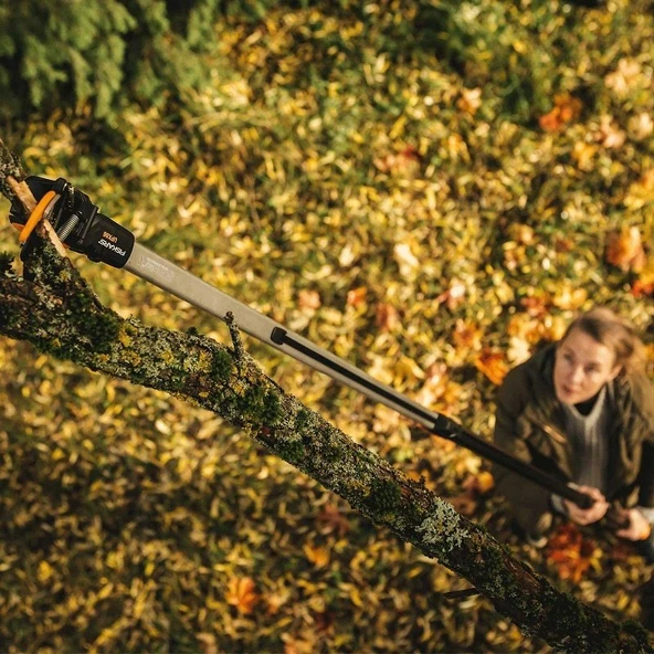 Fiskars PowerGear X UPX86 Yüksek Dal Budama Makası Teleskopik 2400-4100mm - 5