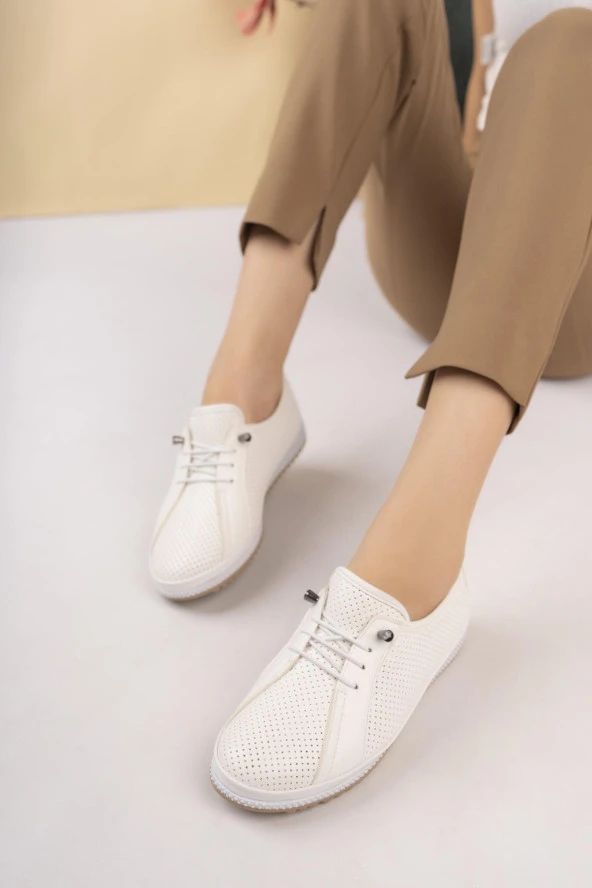 Merve BAŞ Beyaz Lastik Bağcıklı Günlük Kadın Ayakkab