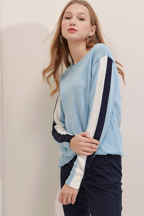 Kadın Bebe Mavi Bisiklet Yaka Şerit Kol Detaylı Kazak - 4