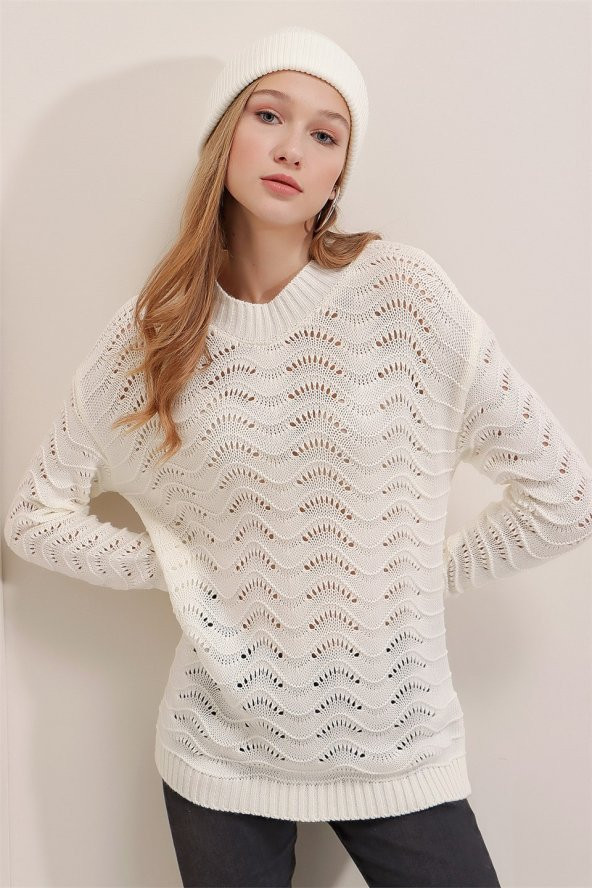 Kadın Beyaz Dalga Ajurlu Kazak