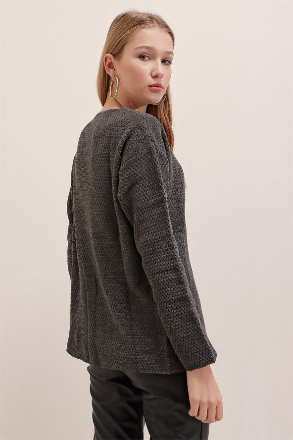 Kadın Antrasit V Yaka Pirinç Örgü Cepli Kazak - 3