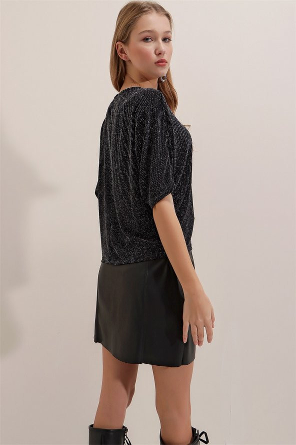 Kadın Siyah Simli Kayık Yaka Kazak - 4