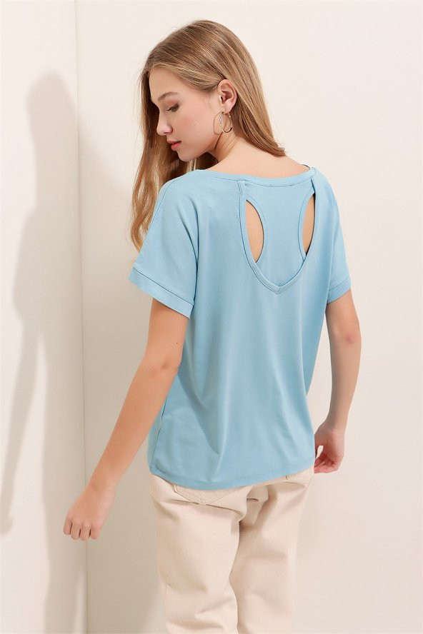Kadın Bebe Mavi Kayık Yaka Sırt Detaylı Bluz