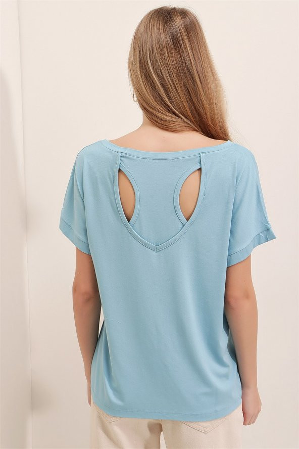 Kadın Bebe Mavi Kayık Yaka Sırt Detaylı Bluz - 2