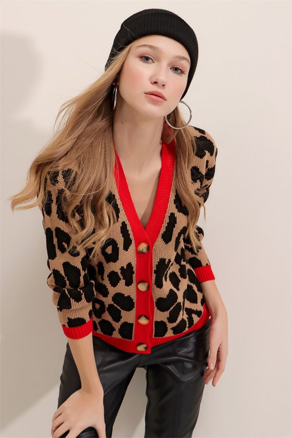 Kadın Mercan Düğme Detaylı Leopar Desenli Hırka - 3