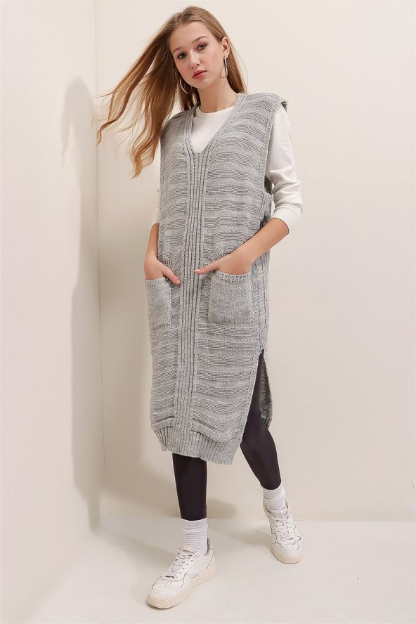 Kadın Gri V Yaka Cepli Panço - 2