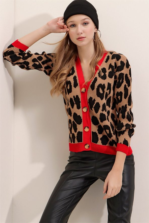 Kadın Mercan Düğme Detaylı Leopar Desenli Hırka - 4