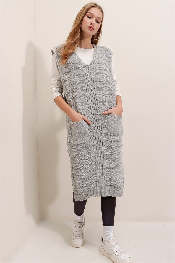 Kadın Gri V Yaka Cepli Panço - 3