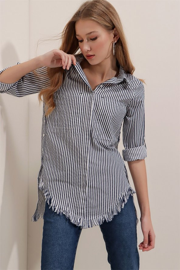 Kadın Lacivert Eteği Püsküllü Cepli Gömlek - 2