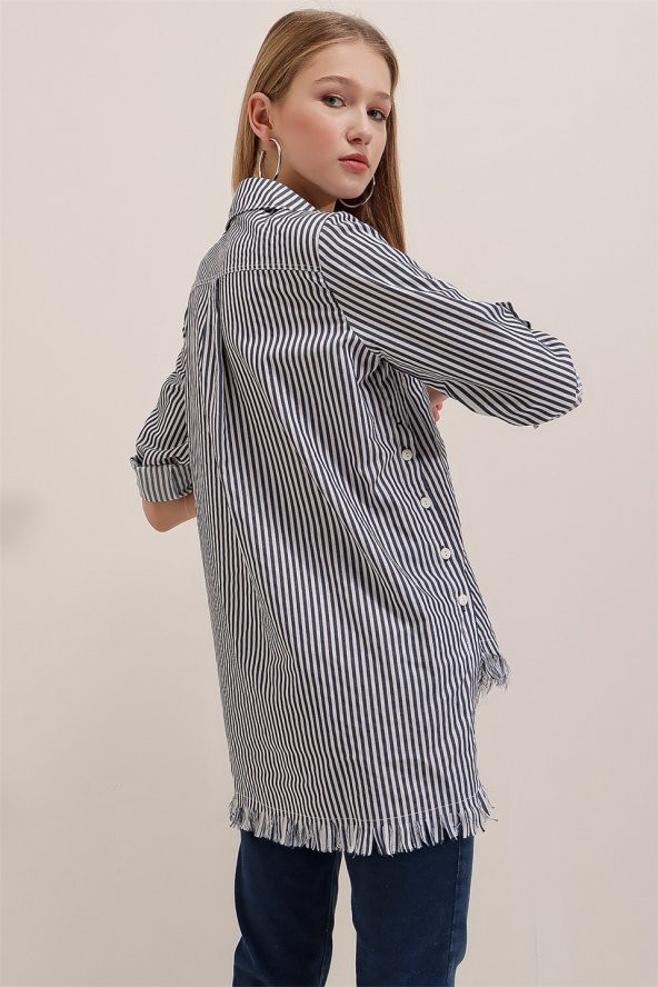 Kadın Lacivert Eteği Püsküllü Cepli Gömlek - 4