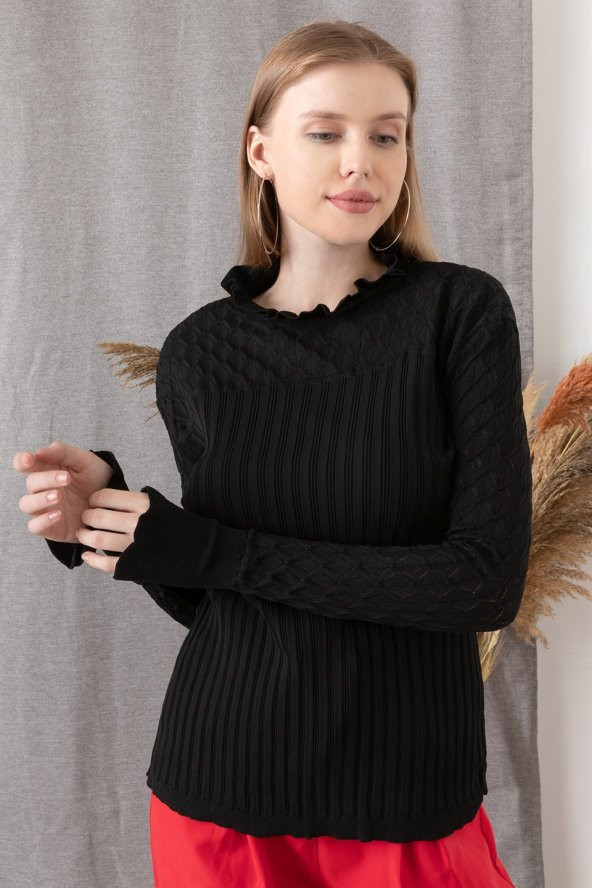 Kadın Siyah Boğaz Detaylı Desenlii Kazak - 2