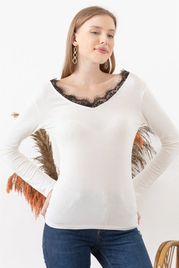 Kadın Ekru Dantel Detaylı V Yaka Bluz - 2