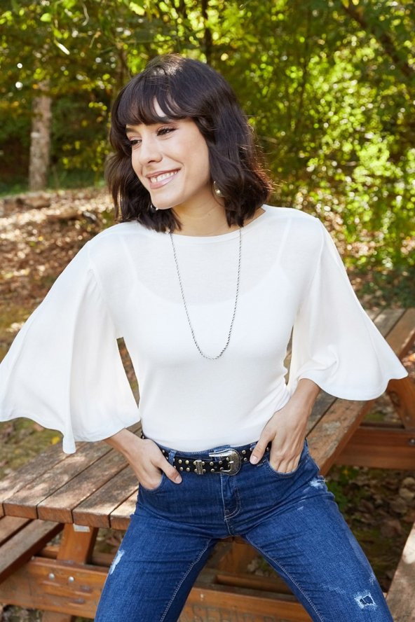 Kadın Kolu Volanlı Beyaz Bluz - 3