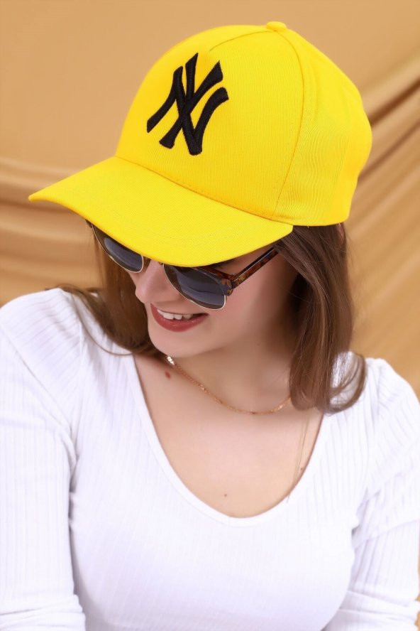 NY Nakışlı Kırmızı Siyah Kadın Şapka - 6