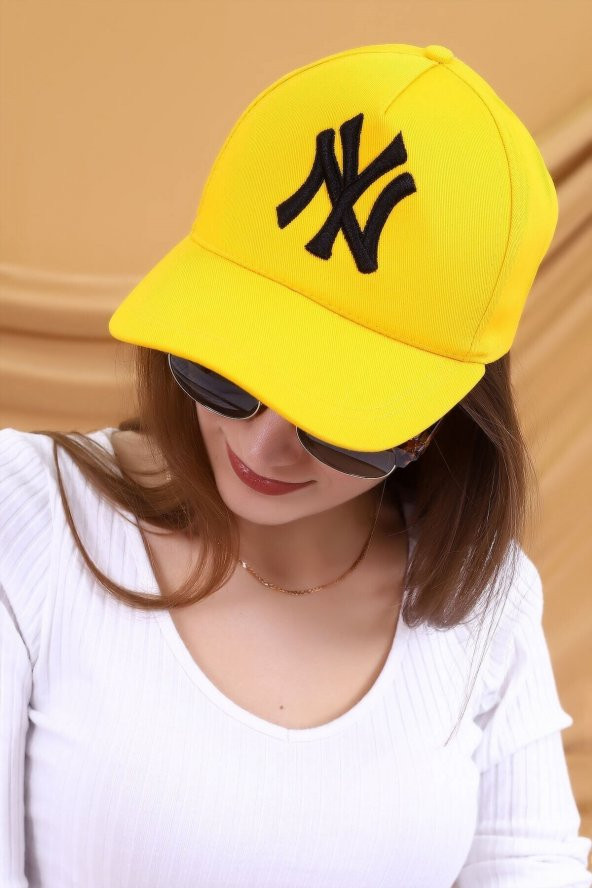 NY Nakışlı Kırmızı Siyah Kadın Şapka - 8