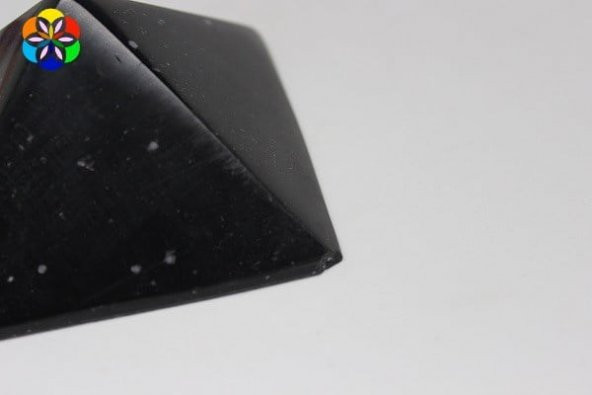 Obsidyen Taşı Piramit - 315gr Hafif Kusurlu - Resim 6