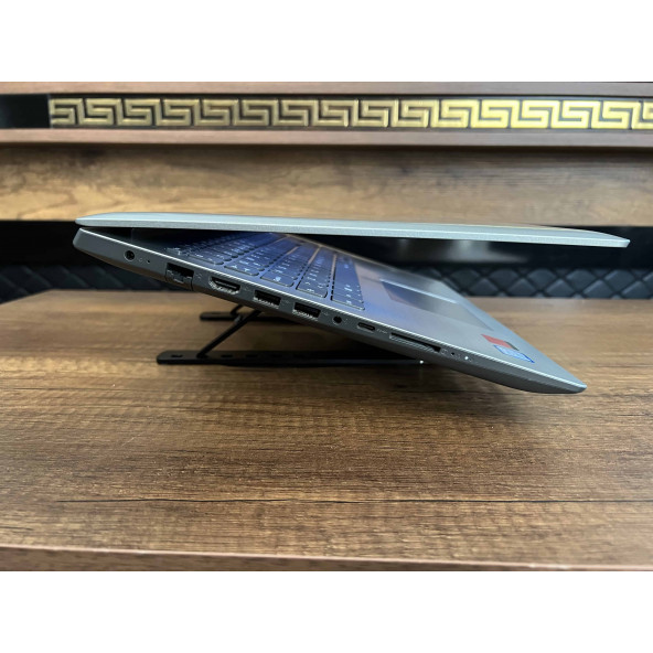 Lenovo Ideapad 330-15IKB 81DE0053TX İKİNCİ EL i5 8250U 8GB RAM 1TB HDD 15.6" HD - 6