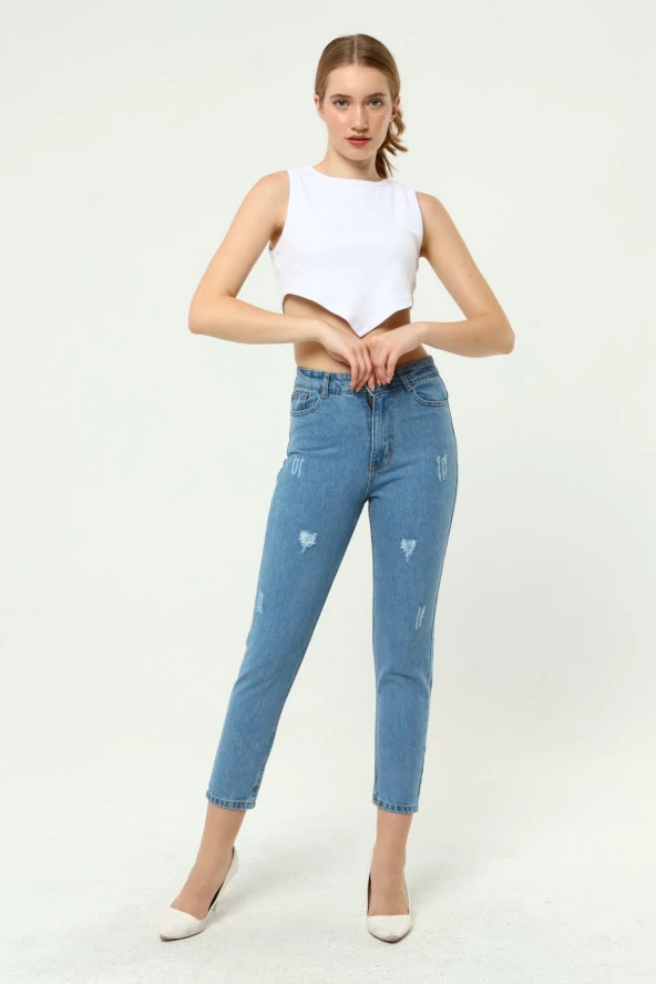 Kadın Yüksek Bel Eskitme Detaylı Dar Paça Mom Jeans Kot Pantolon