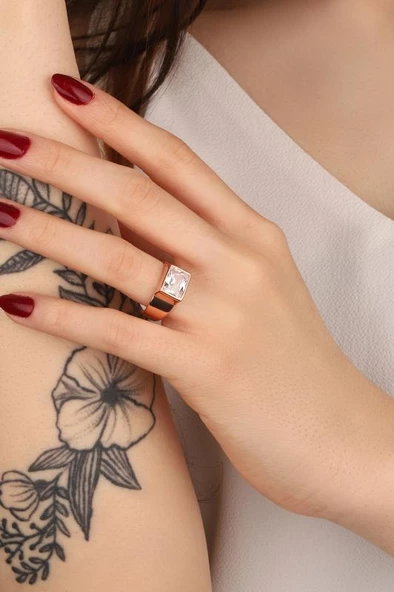 Kristal Beyaz Taşlı Büyük Dikdörtgen Taşlı Gümüş Yüzük